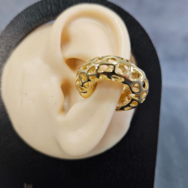 Delikli Gold Kıkırdak Küpe